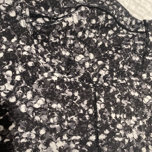 Lululemon Core Set Bra size 8 shimmy shimmer black white - Picture 4 of 9